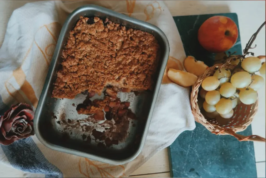 crumble aux pommes, aux raisins et aux noisettes, recette automne, octobre